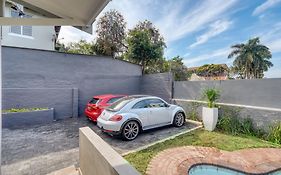 Hampton Collection - Contemporary 3 Sleeper Serviced Apartment With Pool